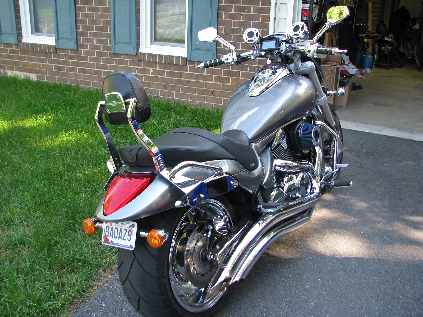 lo-boy-bobber-build-uk-sissy-bar